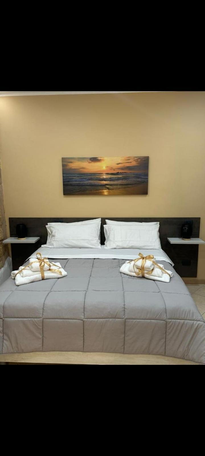 Kalgheros Luxury Rooms Agrigento Bagian luar foto